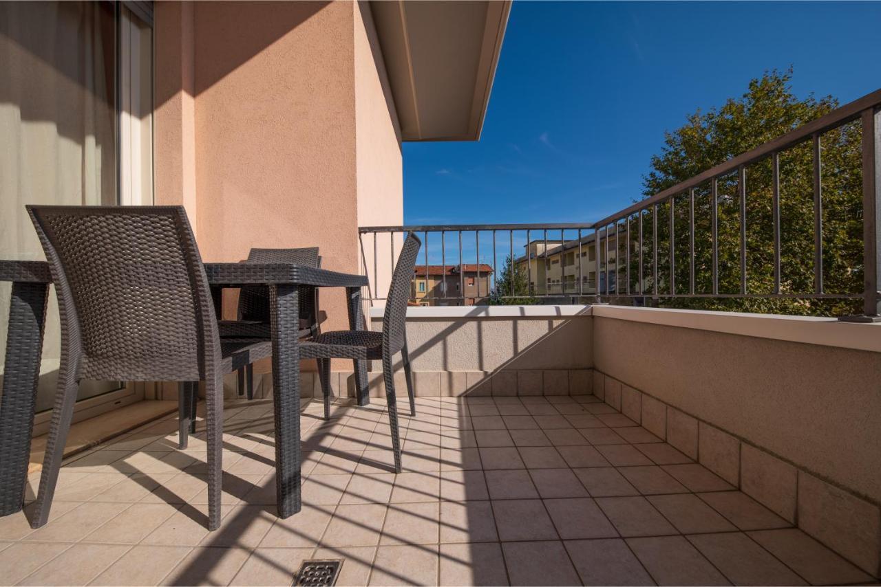 Residence Nobel Rimini Buitenkant foto